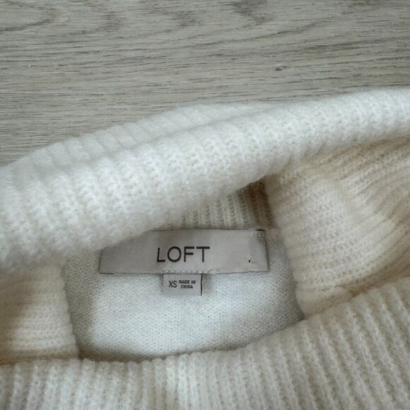 Ann Taylor Loft Oversized Cowl Neck Sweater Womens Small White Silver Stripe - Picture 3 of 7